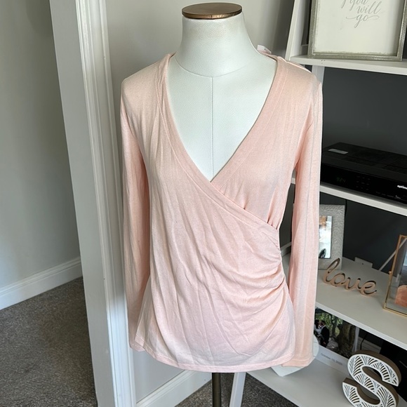 LOFT - Pink Top - Picture 1 of 2